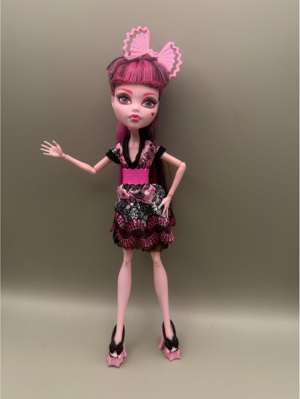 Monster High Draculaura Monster Exchange Fashion Doll